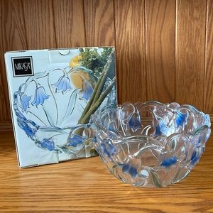 Mikasa Bluebells blue/green bowl. Size 8 1/2